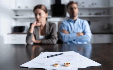 a couple getting divorce